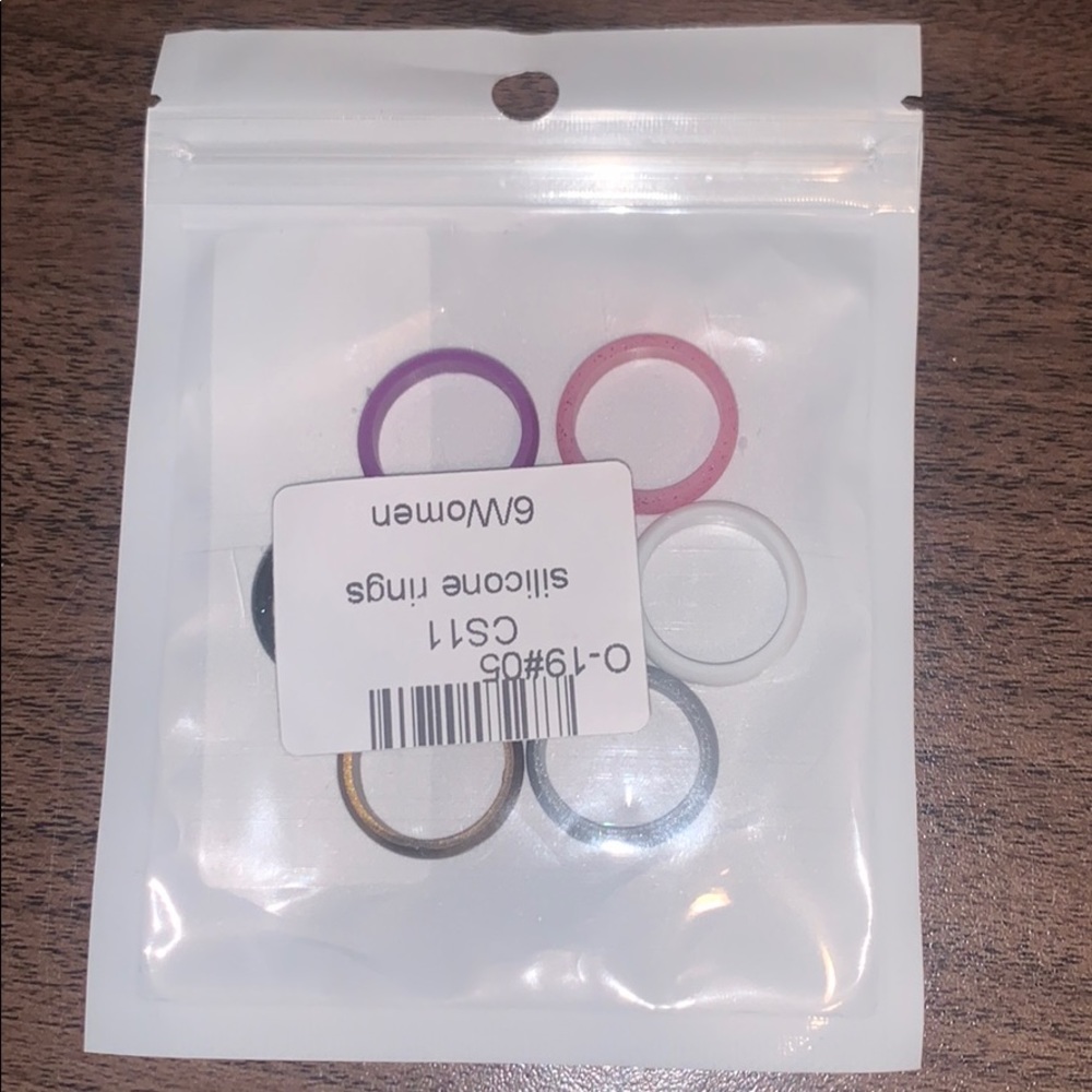 **SOLD** 7 Pcs Women Size 6 Silicone Wedding Ring